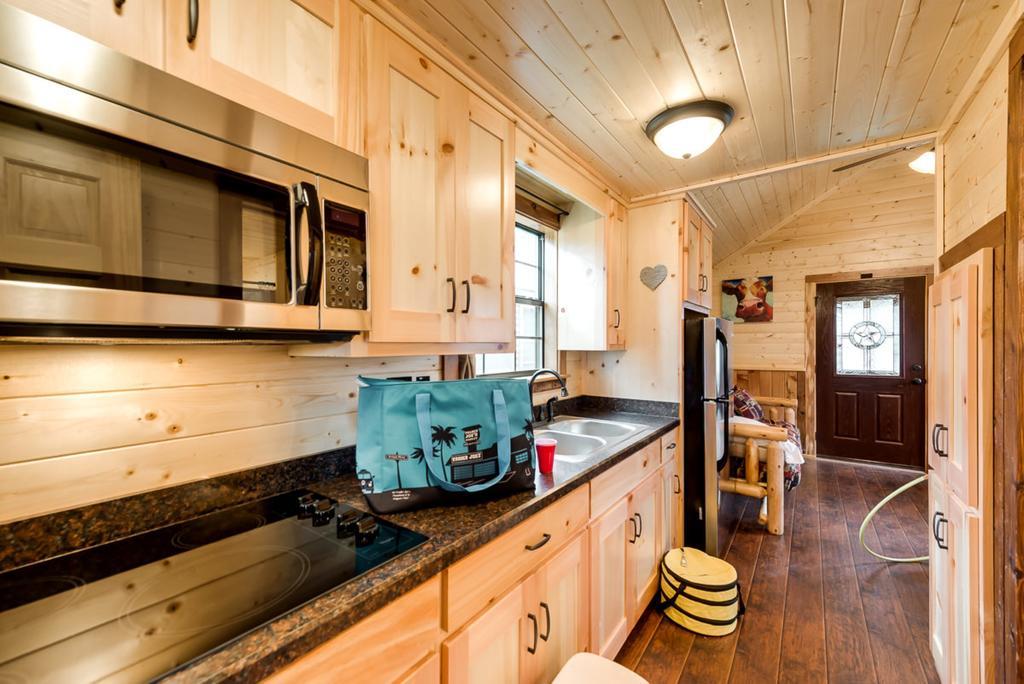 Rustic Creek Ranch Resort At North Jellystone Park Burleson Eksteriør bilde