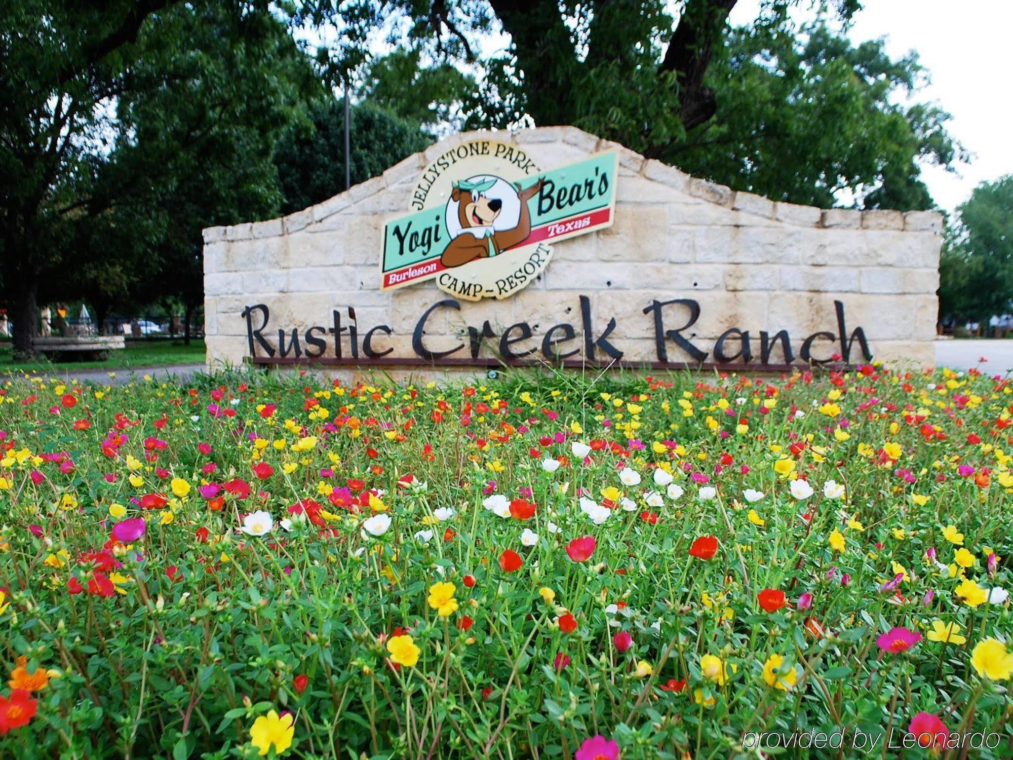 Rustic Creek Ranch Resort At North Jellystone Park Burleson Eksteriør bilde